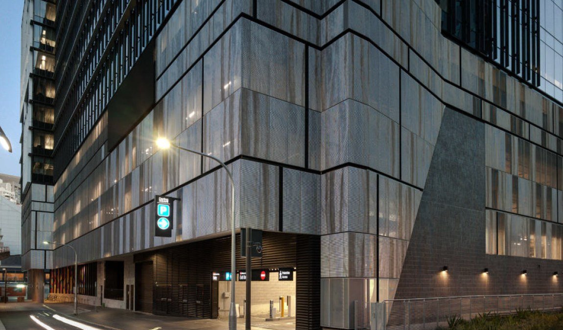 Darling Square cephesinde açılı paneller