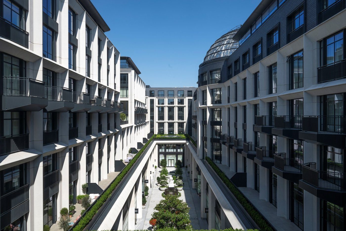 Old and new share one courtyard