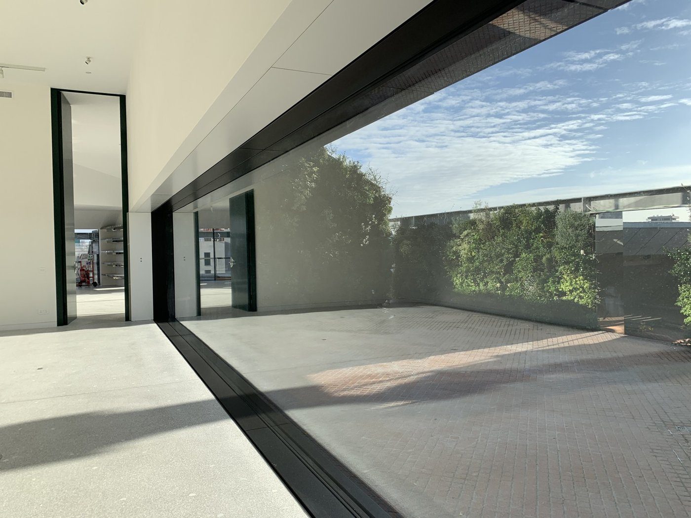 UK House lifts the façade away