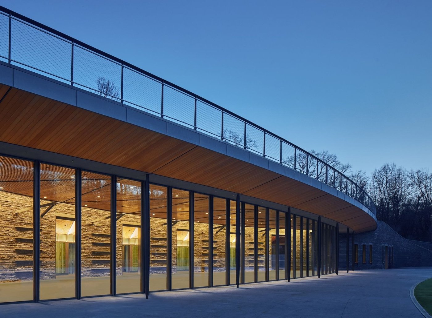 Jumbo glass changes logistics
