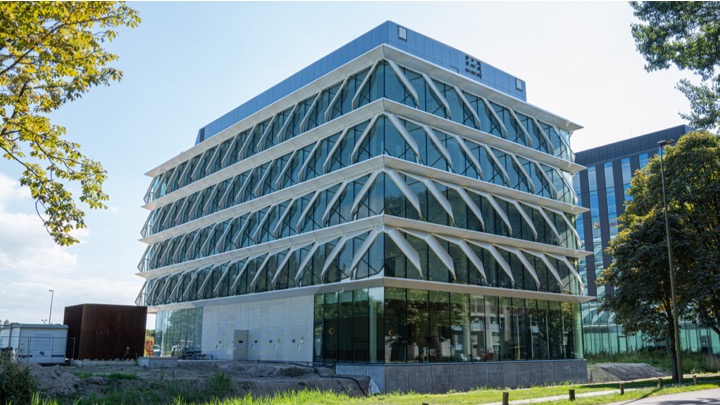 Material and carbon benefit attributed to one tonne of clean glass cullet