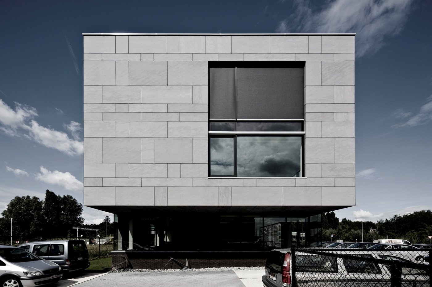 Edificio completato con rivestimento modulare