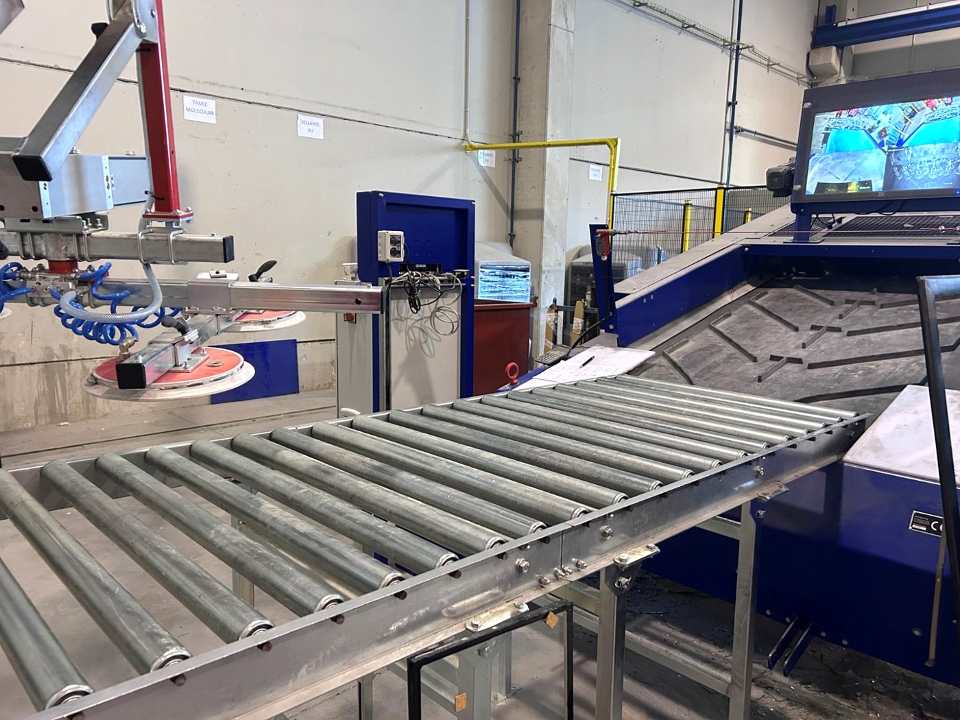 Back2Glass automatic IGU breaking line