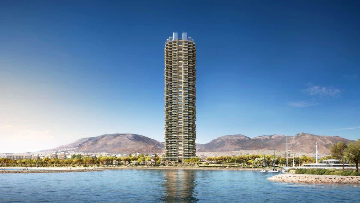 Tower with a strongly modelled external skin