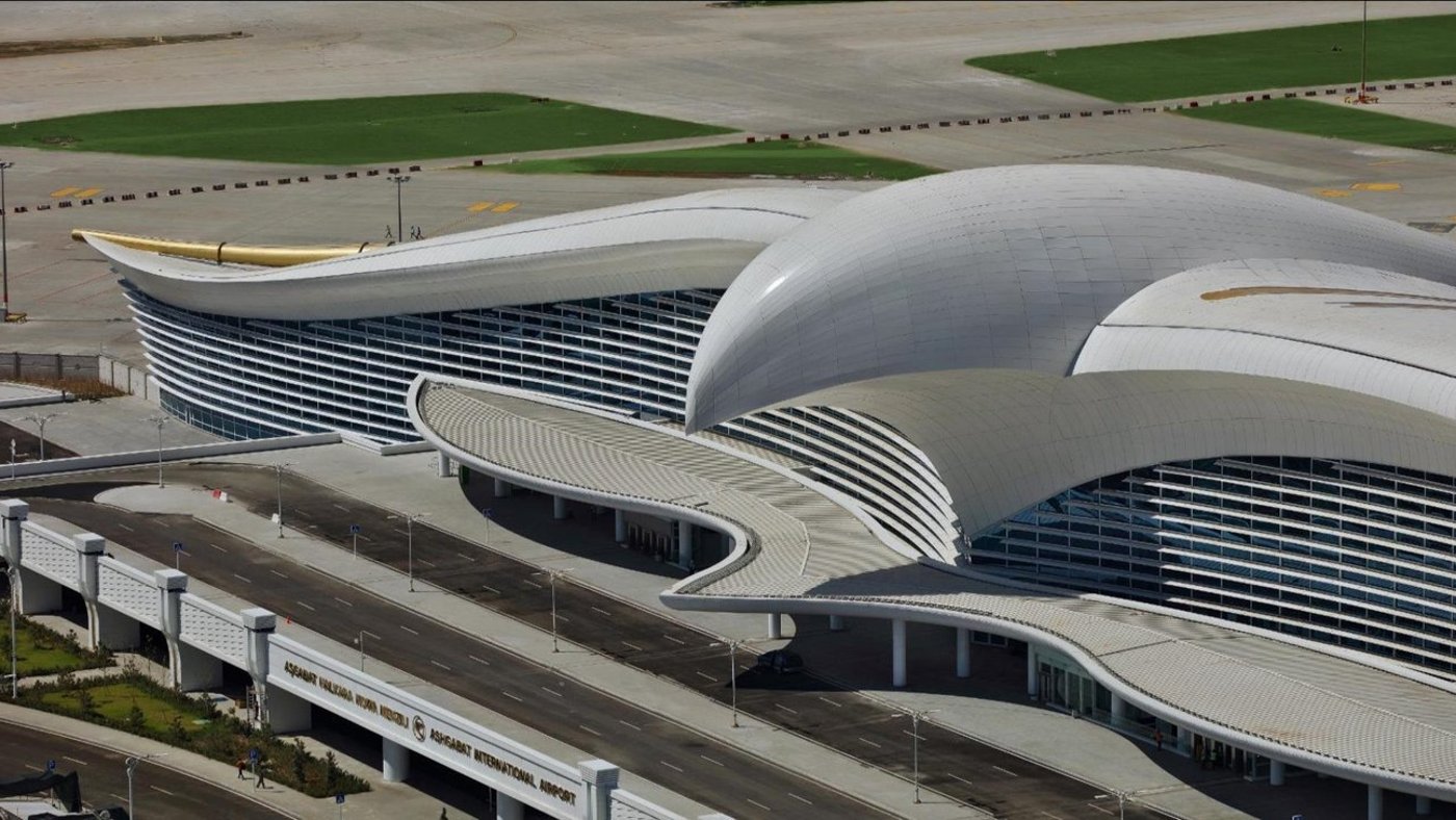Curved roof structure