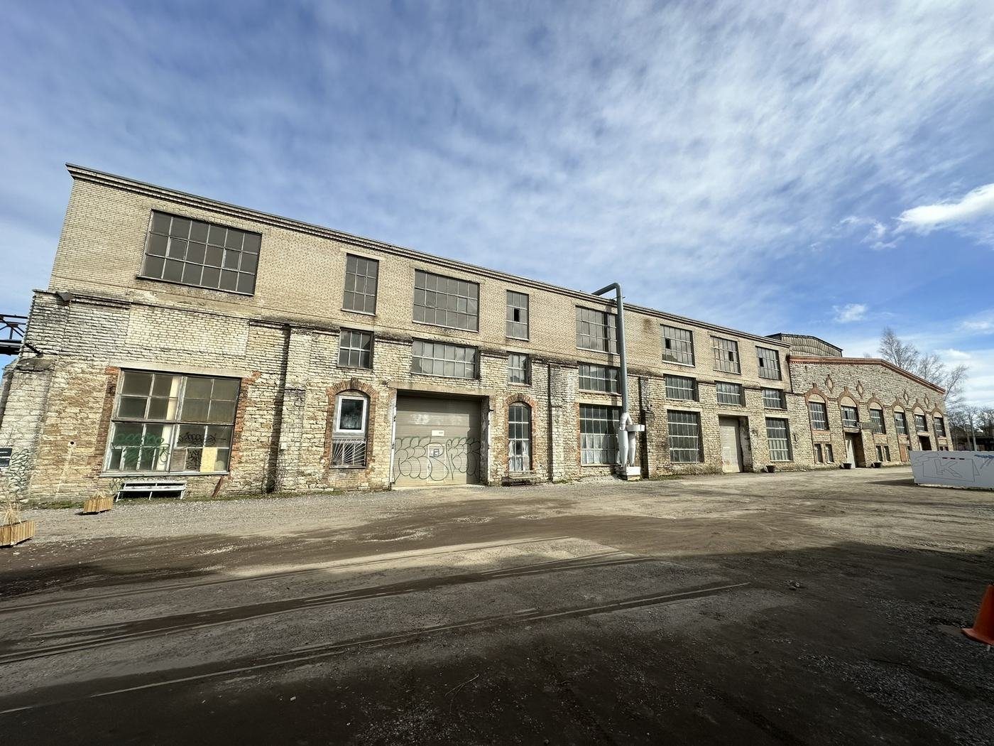Industrial building before intervention