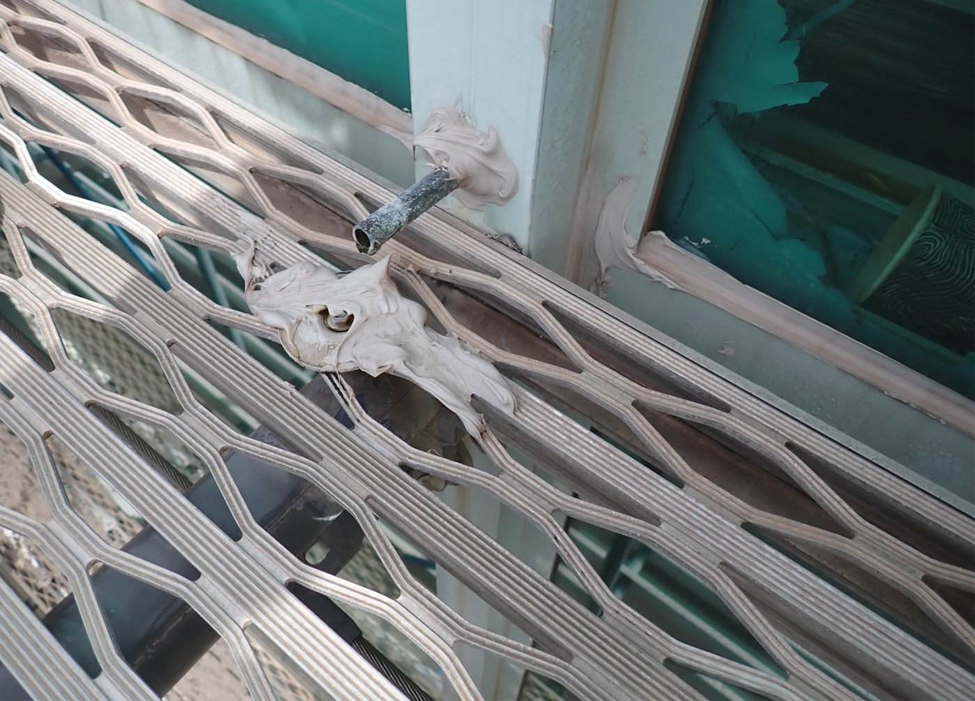 Internal catch-tray detail